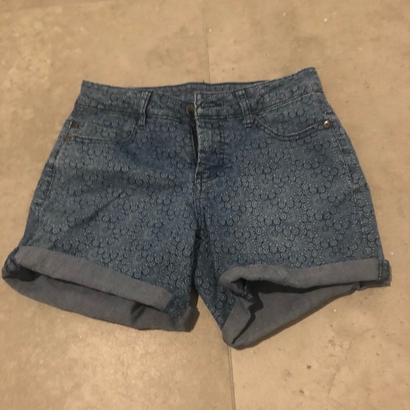 Liverpool Pattern Jean Shorts - Picture 3 of 5